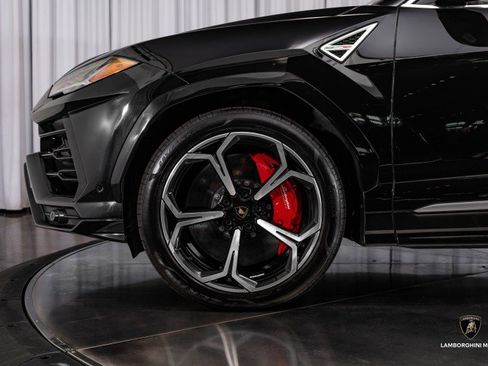 Used 2021 Lamborghini Urus image 7