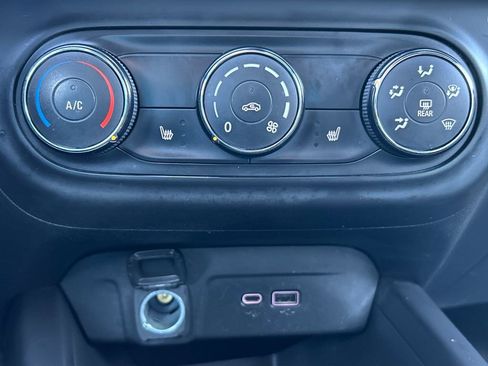 Used 2024 Chevrolet Trax RS image 14