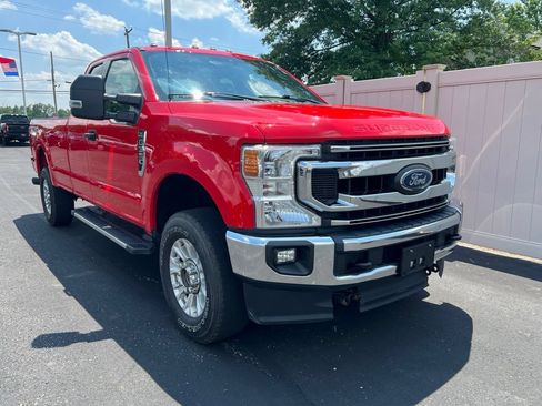 Used 2020 Ford F350 XLT w/ Snow Plow/Camper Package AWD/4WD image 2