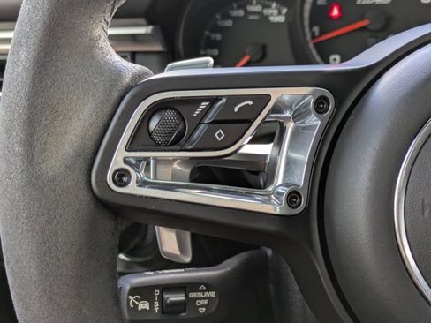 Used 2020 Porsche Macan Turbo image 24