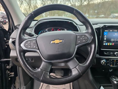Used 2020 Chevrolet Traverse LT w/ LPO, Blackout Package image 3