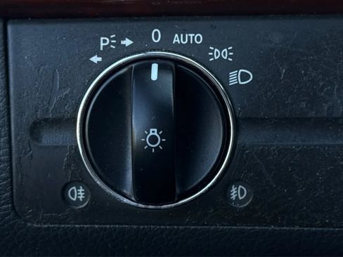 Used 2005 Mercedes-Benz E 500 4MATIC Sedan image 46