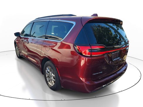 Used 2021 Chrysler Pacifica Touring w/ Cold Weather Group FWD image 6