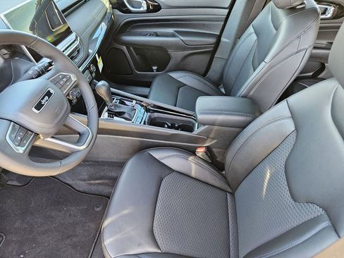 New 2026 Jeep Compass Latitude image 15