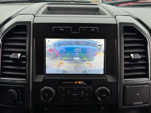 Used 2018 Ford F150 XLT w/ Equipment Group 302A Luxury AWD/4WD image 4