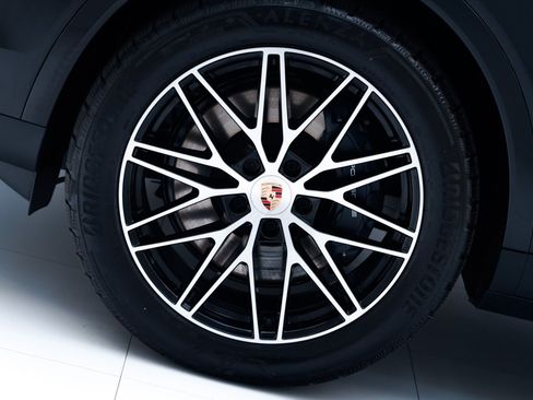 New 2026 Porsche Cayenne Coupe image 12