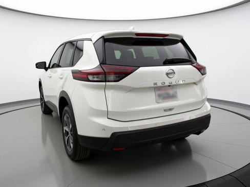 Used 2025 Nissan Rogue SV image 6