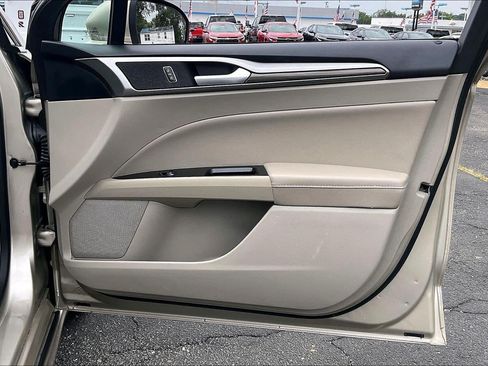 Used 2019 Ford Fusion SEL FWD image 26