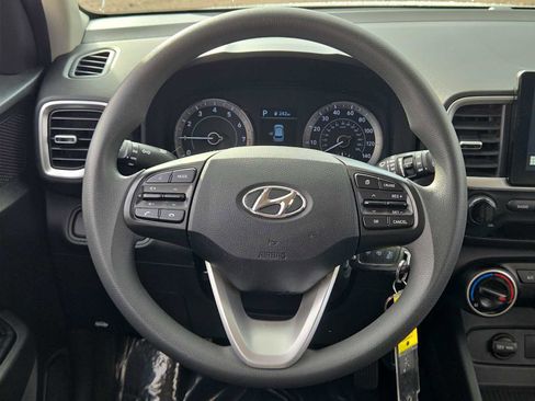 Used 2020 Hyundai Venue SE image 23