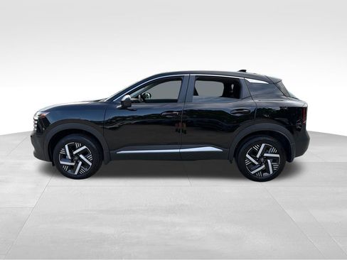 Used 2025 Nissan Kicks SV FWD image 4