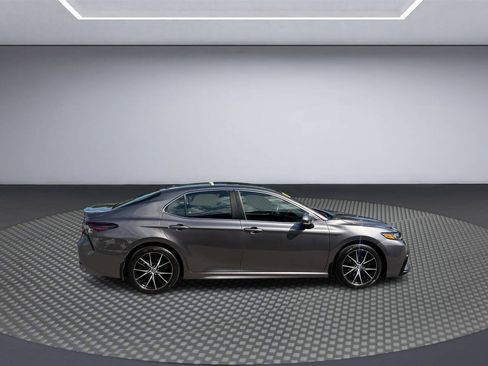 Used 2023 Toyota Camry SE FWD image 8