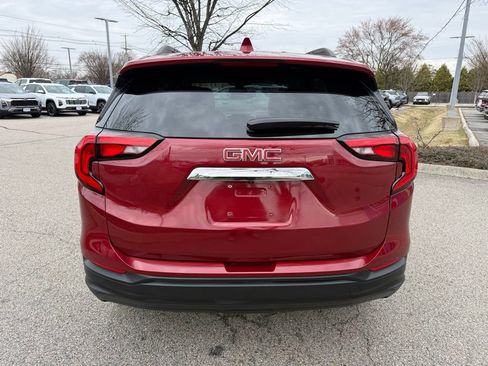 Used 2020 GMC Terrain SLE w/ Driver Convenience Package image 4