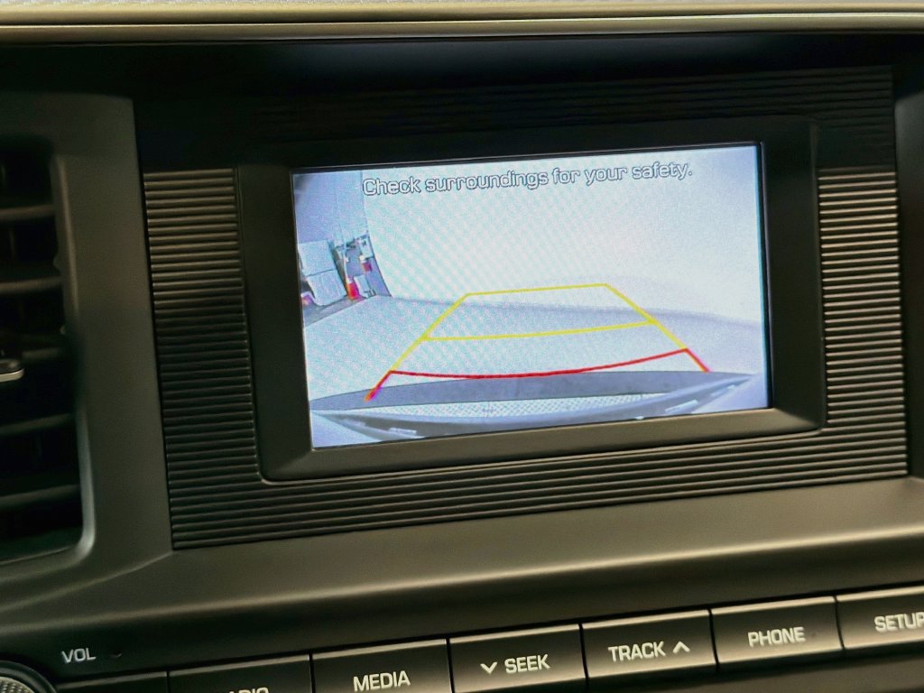 Used 2020 Hyundai Elantra SE FWD image 14