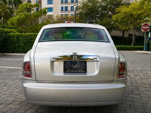 Used 2013 Rolls-Royce Phantom Sedan image 23