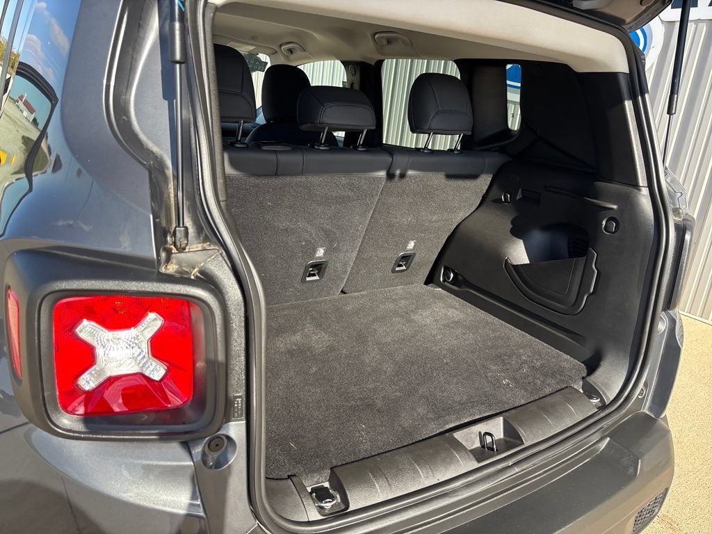 Used 2023 Jeep Renegade Limited AWD/4WD image 31