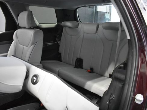 Used 2025 Hyundai Palisade SEL AWD/4WD image 35