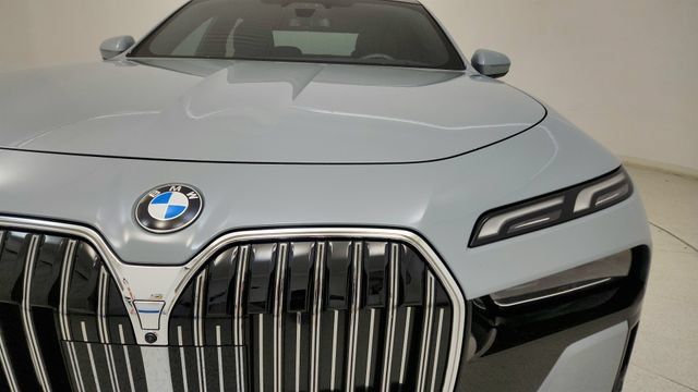Used 2025 BMW 740i RWD image 23