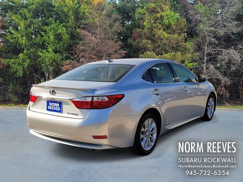 Used 2014 Lexus ES 300h image 17