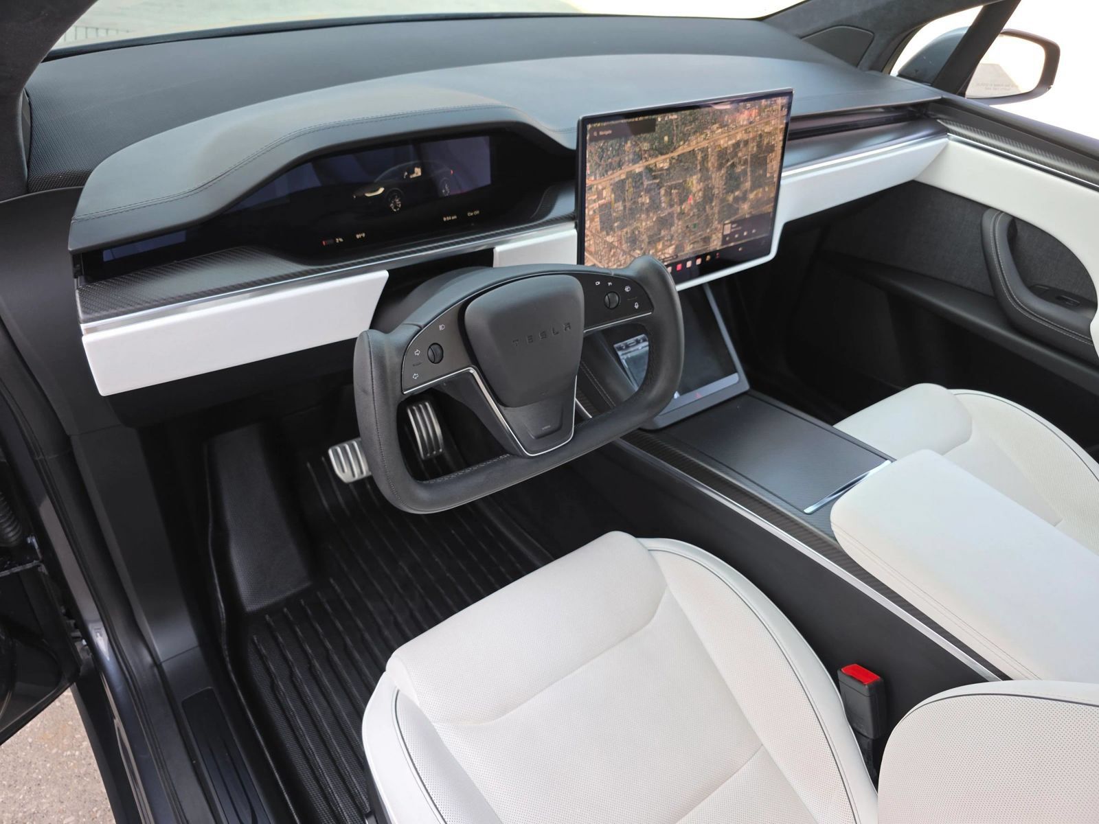 Used 2022 Tesla Model X Plaid AWD/4WD image 17