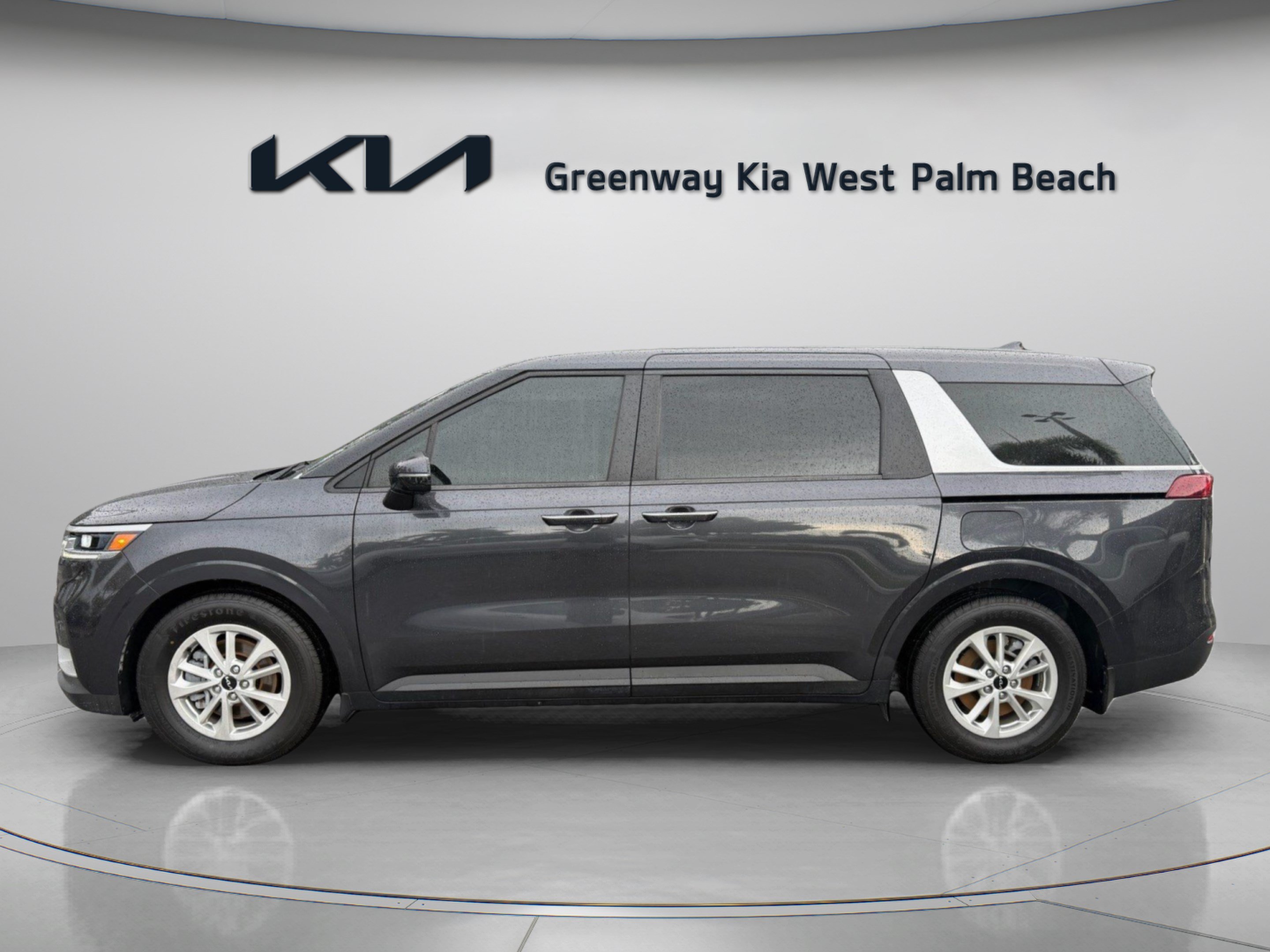 Used 2022 Kia Carnival LX FWD image 4