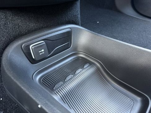 New 2026 Chrysler Pacifica Select image 29