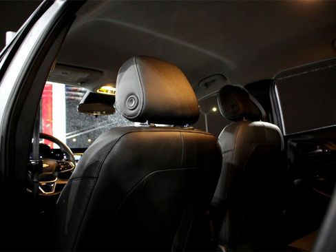 Used 2025 Chevrolet Trax LT w/ LT Convenience Package image 26