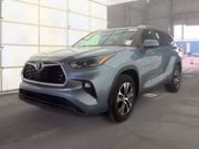 Used 2024 Toyota Highlander XLE