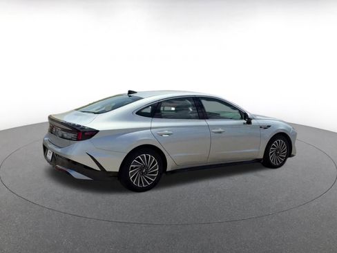 Used 2025 Hyundai Sonata SEL FWD image 12