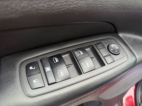 Used 2021 Jeep Grand Cherokee Laredo RWD image 26