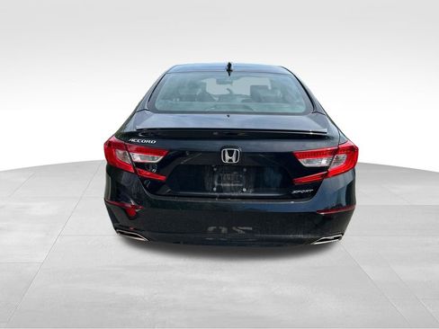 Used 2018 Honda Accord Sport image 2