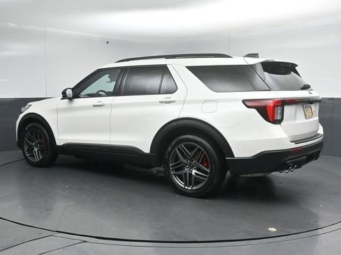 Certified 2025 Ford Explorer ST AWD/4WD image 5