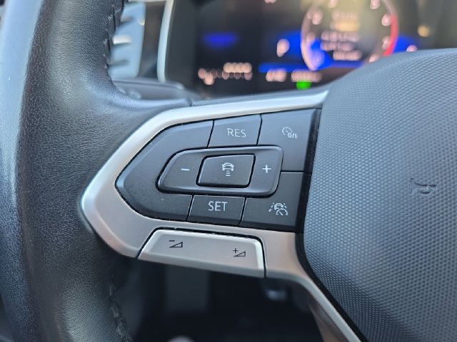 Used 2025 Volkswagen Jetta SE FWD image 19