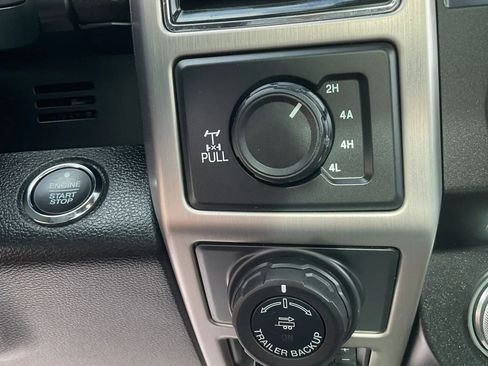 Used 2017 Ford F150 Platinum w/ Equipment Group 701A Luxury AWD/4WD image 42