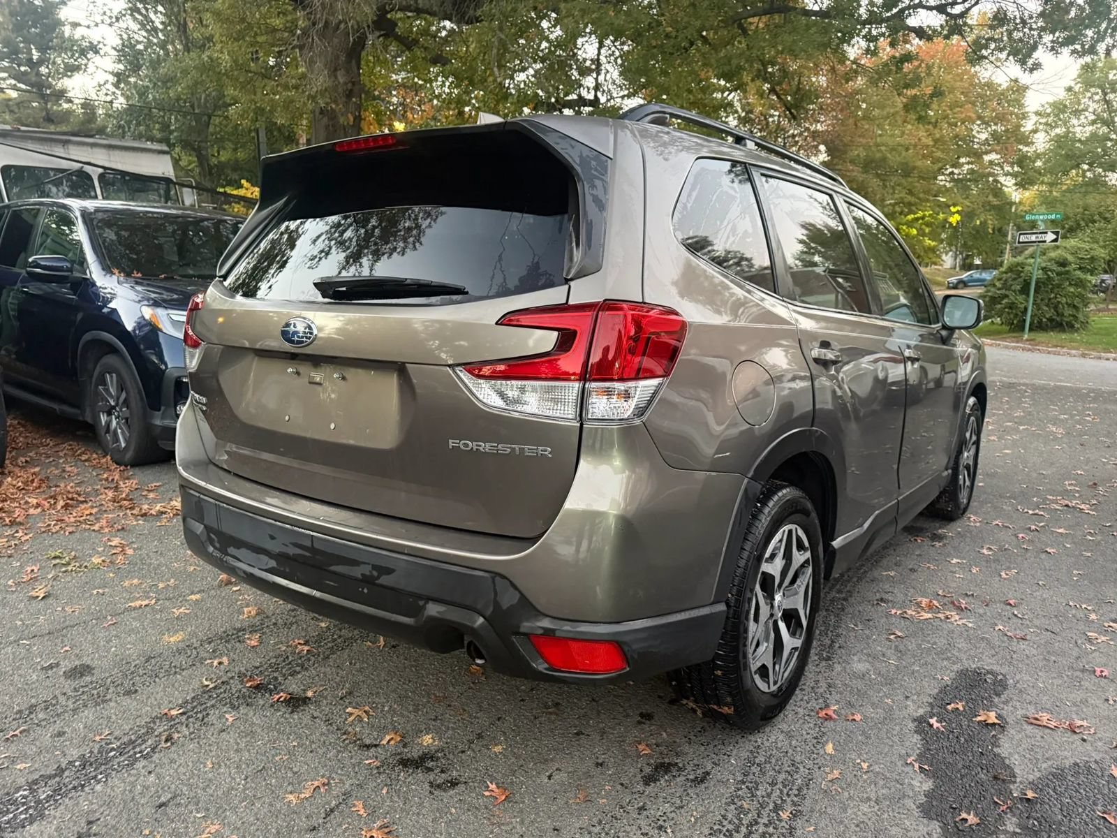 Used 2019 Subaru Forester Premium AWD/4WD image 4