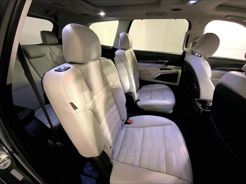 Used 2024 Kia Telluride SX Prestige w/ Towing Package AWD/4WD image 23