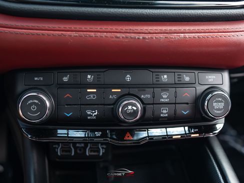 Used 2021 Dodge Durango R/T w/ Technology Group AWD/4WD image 32