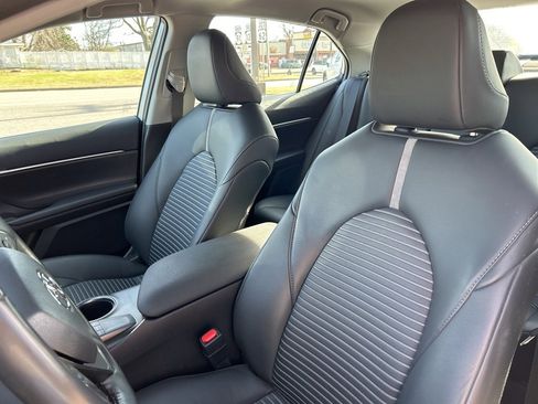 Used 2024 Toyota Camry SE image 18