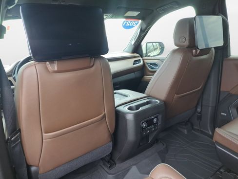 Used 2021 Chevrolet Tahoe High Country image 12