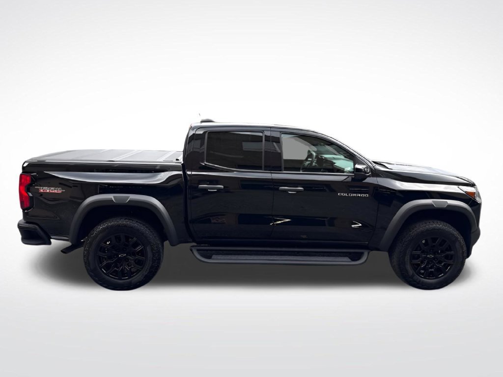 Used 2024 Chevrolet Colorado Trail Boss w/ Technology Package AWD/4WD image 8