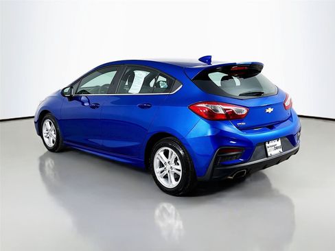 Used 2018 Chevrolet Cruze LT w/ Convenience Package FWD image 7