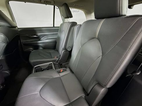 Used 2025 Toyota Grand Highlander AWD image 25