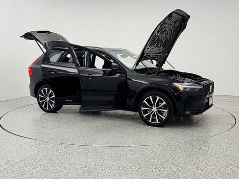 Used 2024 Volvo XC60 B5 Plus w/ Protection Package Premier AWD/4WD image 10
