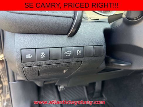 Used 2019 Toyota Camry SE w/ Convenience Package FWD image 26