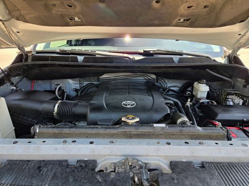 Used 2019 Toyota Tundra SR5 w/ SR5 Upgrade Package AWD/4WD image 32