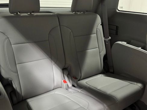 Certified 2023 GMC Acadia SLT w/ Technology Package image 14