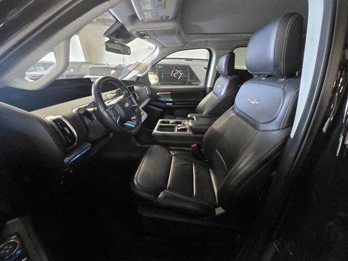 Used 2025 Ford Expedition Max Platinum image 9