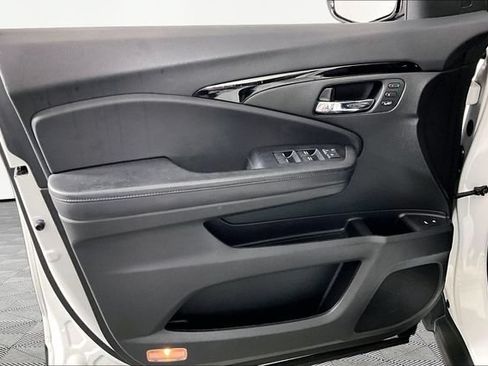 Used 2020 Honda Pilot Touring image 19