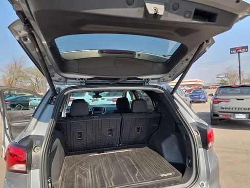 Used 2023 Chevrolet Equinox LT image 30