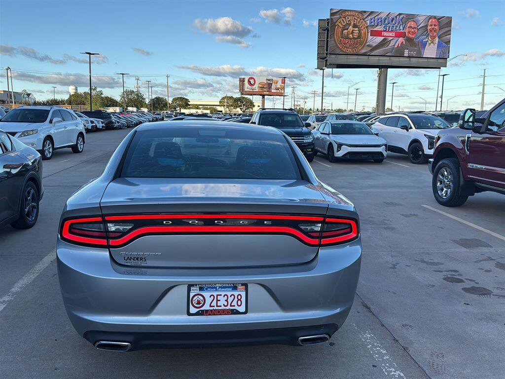Used 2017 Dodge Charger SE RWD image 10