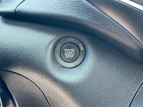 Used 2019 Jeep Cherokee Limited w/ Technology Group image 29